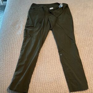 Columbia Women's Olive Cargo Pants